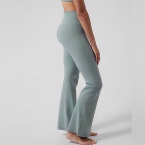 Athleta elation flare yoga casual pant size XXS sage green grey EUC